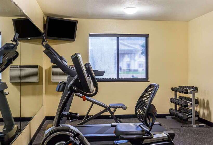 فندق على الطريق Quality Inn