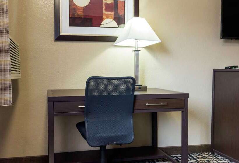 فندق على الطريق Quality Inn