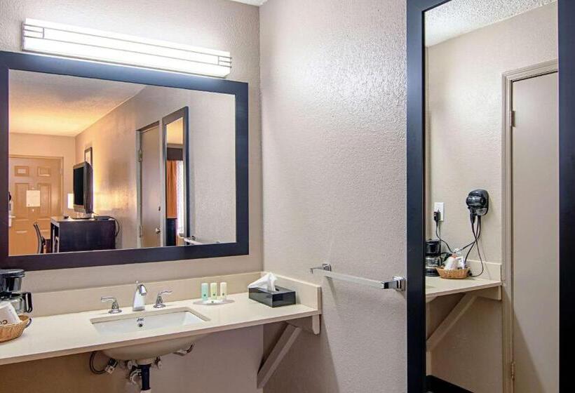 모텔 Quality Inn