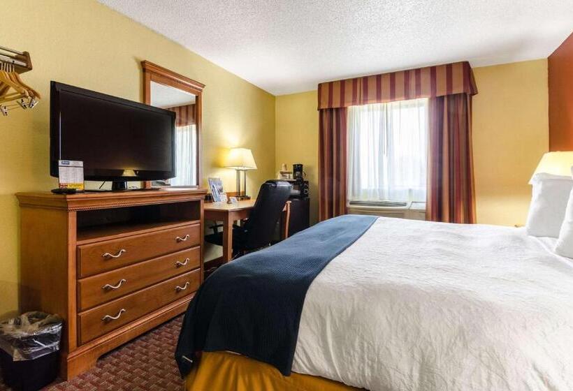 Мотель Rodeway Inn & Suites Jacksonville Near Camp Lejeune