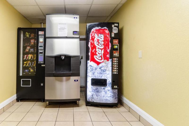 فندق على الطريق Rodeway Inn & Suites Jacksonville Near Camp Lejeune