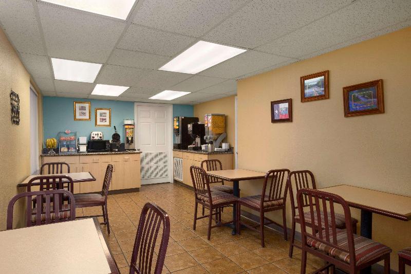 مُتل Super 8 By Wyndham Austin Downtown/capitol Area