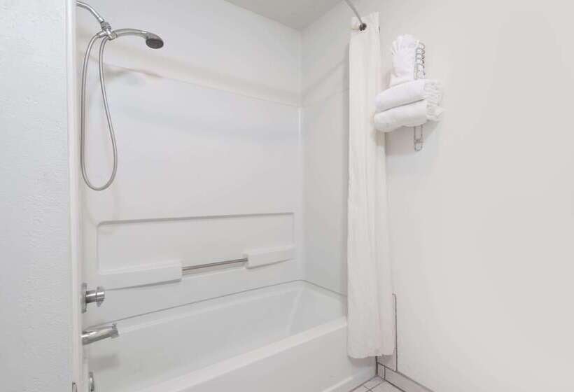 فندق على الطريق Super 8 By Wyndham Bernalillo