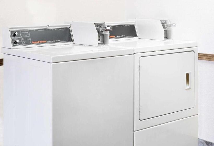 فندق على الطريق Super 8 By Wyndham Bolivar