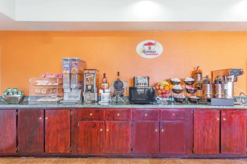 汽车旅馆  Super 8 By Wyndham Hull Street Midlothian Richmond Area