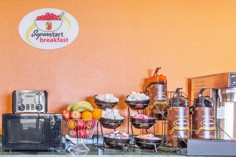 汽车旅馆  Super 8 By Wyndham Hull Street Midlothian Richmond Area