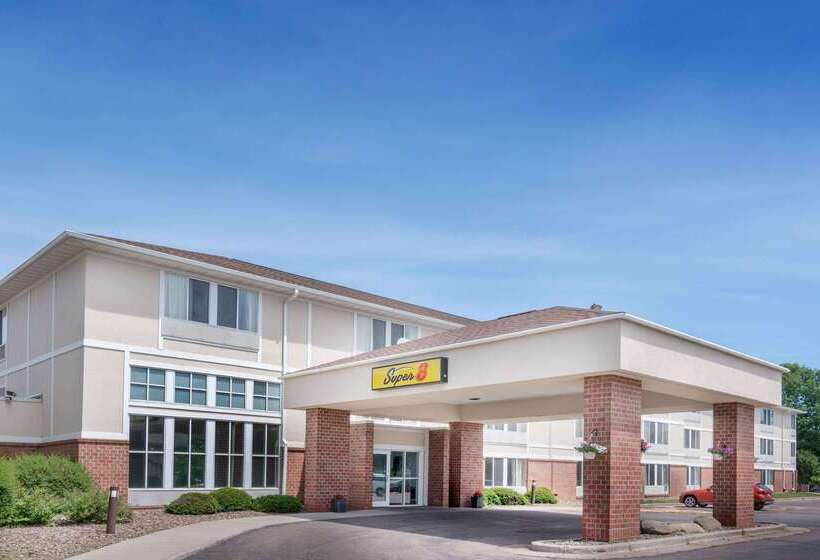 Motel Super 8 By Wyndham Menomonie Wi