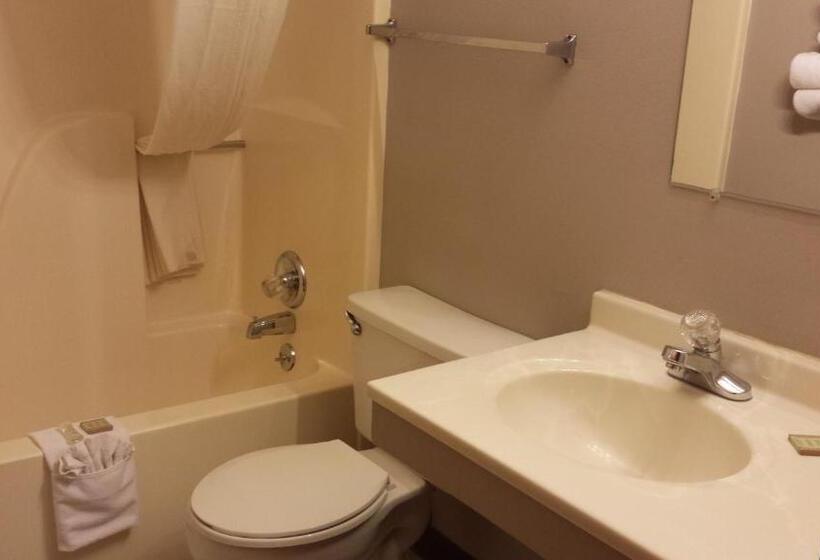 מוטל Super 8 By Wyndham Pella