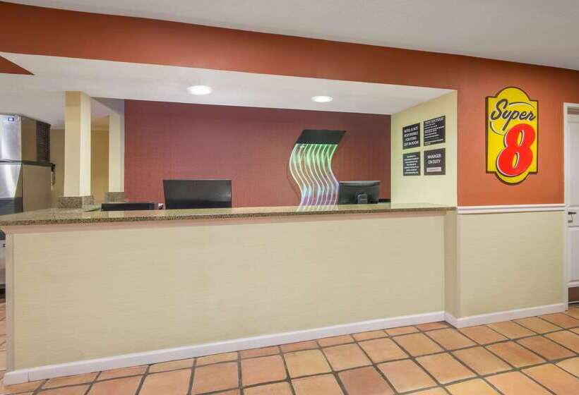 فندق على الطريق Super 8 By Wyndham Portales