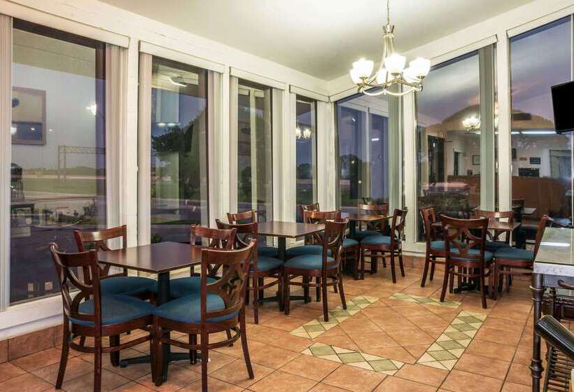 מוטל Super 8 By Wyndham San Marcos