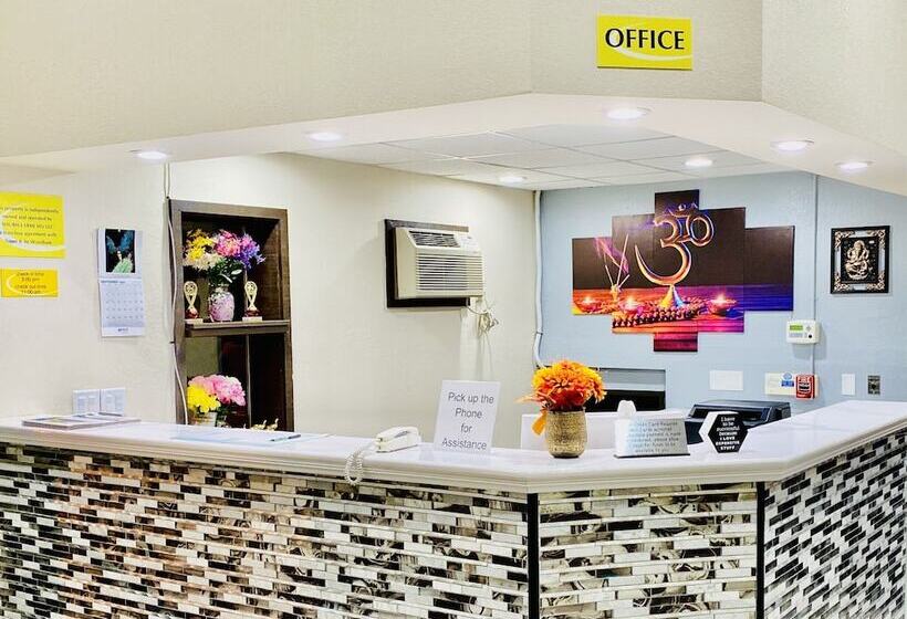 فندق على الطريق Super 8 By Wyndham Winona Mn
