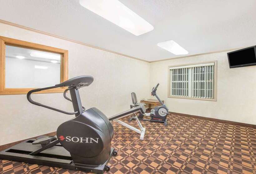 모텔 Super 8 By Wyndham Maumee Perrysburg Toledo Area