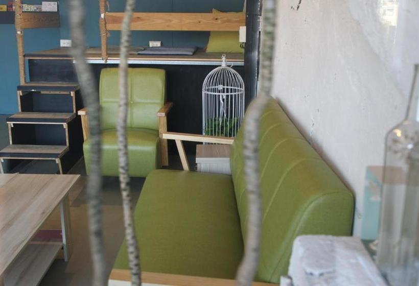 Hermit 84 Hostel