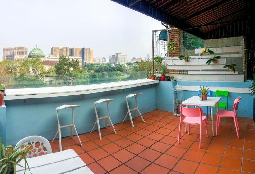 Hermit 84 Hostel