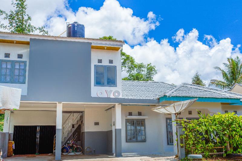 هتل Oyo 2903 Putri Residence Syariah