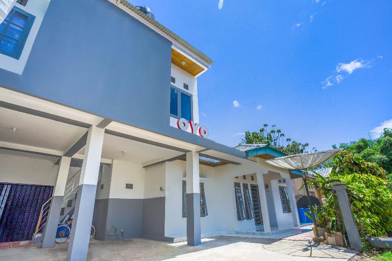 هتل Oyo 2903 Putri Residence Syariah