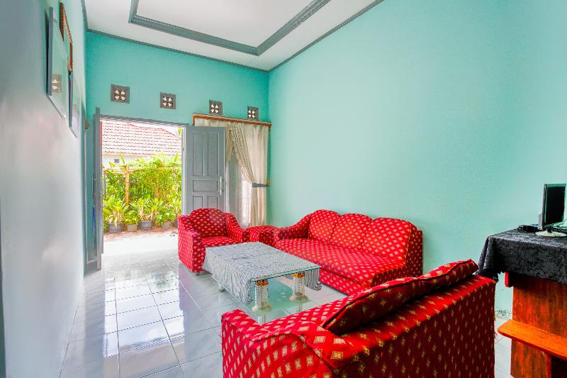 هتل Oyo 2903 Putri Residence Syariah