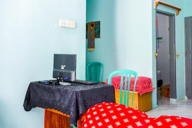 هتل Oyo 2903 Putri Residence Syariah