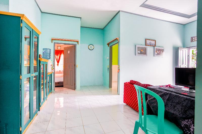 هتل Oyo 2903 Putri Residence Syariah