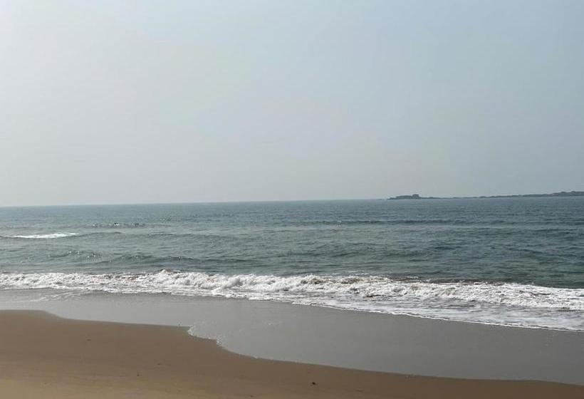 酒店 Sea Tara Beach Resort Fly In Heaven