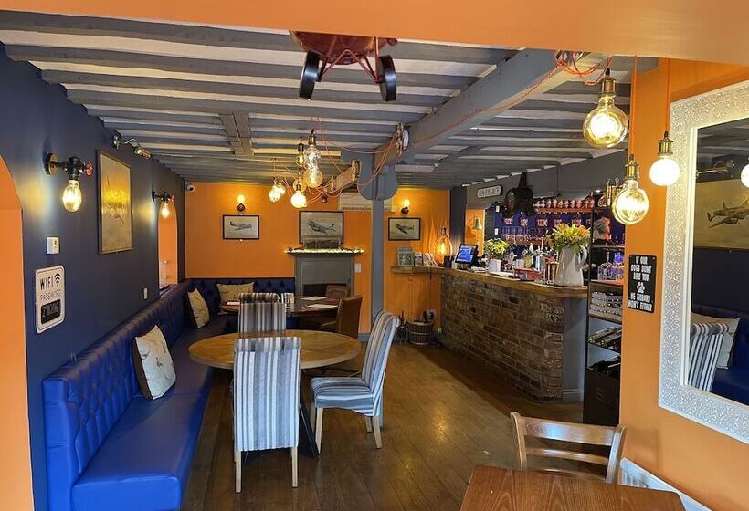 הוסטל Village Limits Bed And Breakfast Rooms