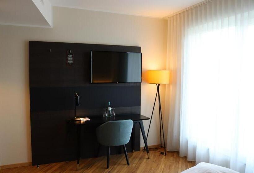 Einstein Hotel Am Römerpark