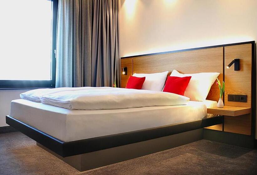 فندق Ginn City And Lounge  Ravensburg