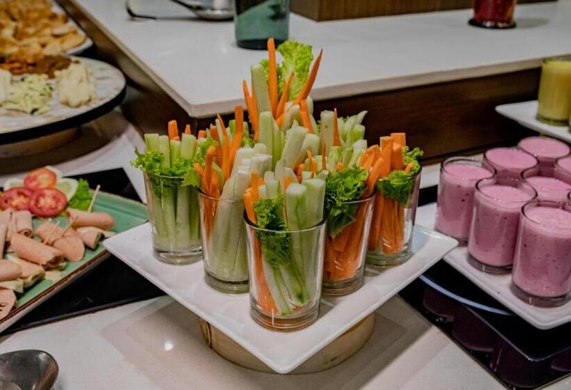 酒店 Essentia Manipal Inn