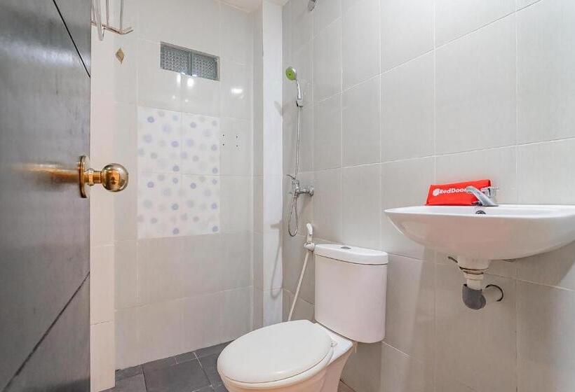 پانسیون Reddoorz At Rajawali Km 5 Palangkaraya
