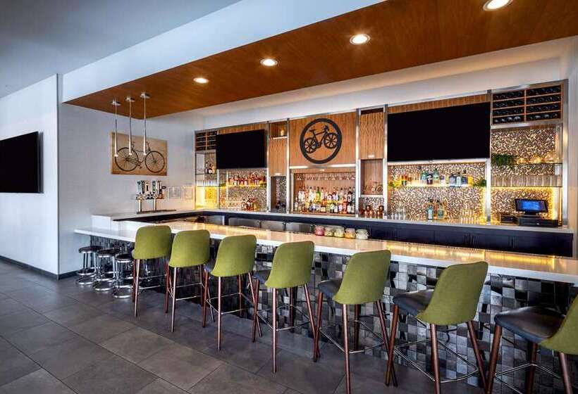هتل Hilton Garden Inn Redmond Seattle