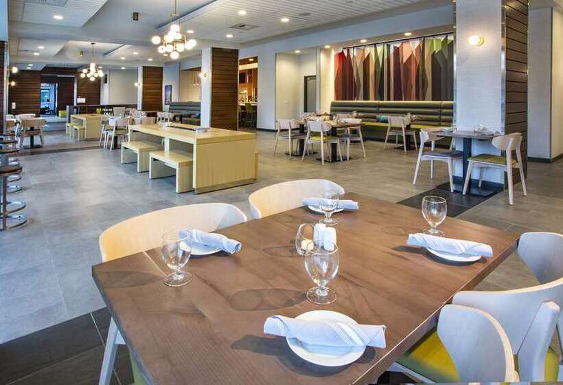 هتل Hilton Garden Inn Redmond Seattle