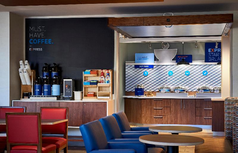 هتل Holiday Inn Express & Suites   Aurora, An Ihg