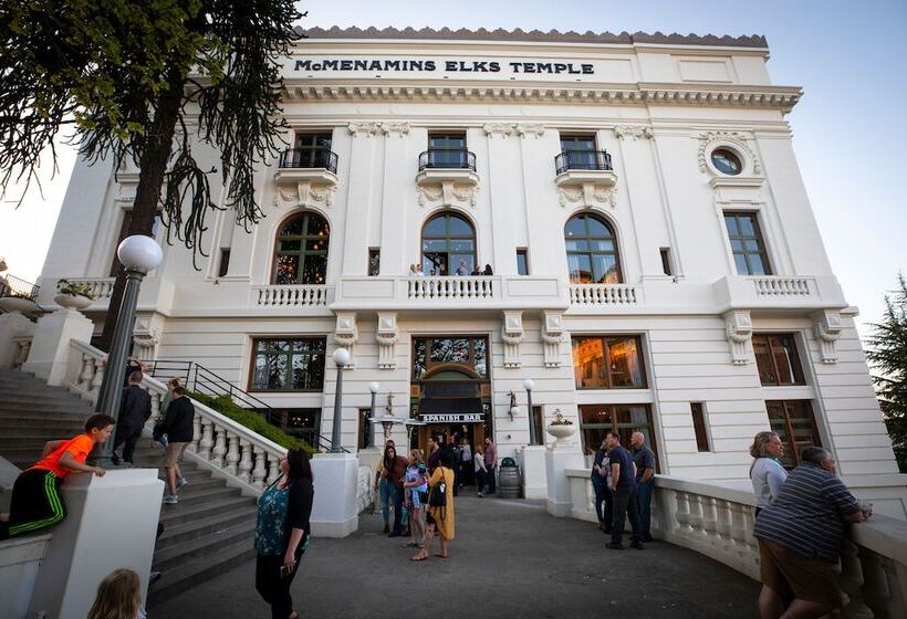 هتل Mcmenamins Elks Temple