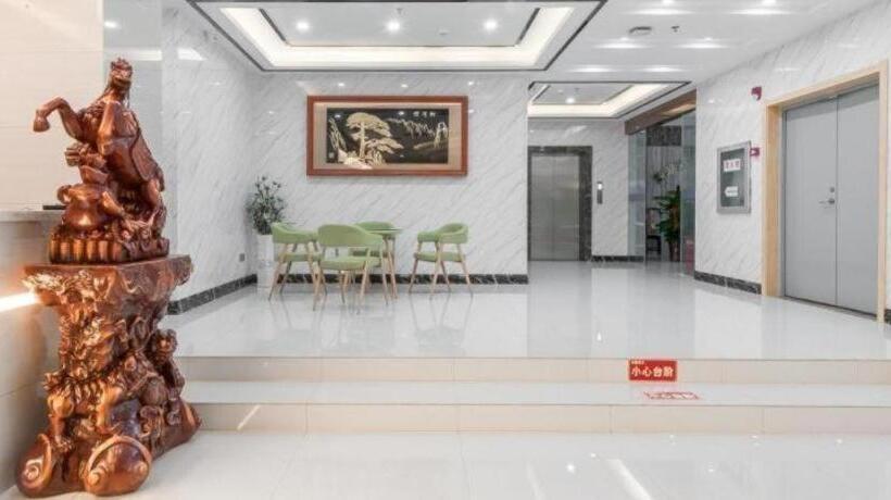 هتل Greentree Inn Wuhu Eshan Road University City