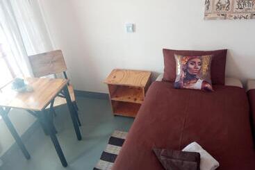 هتل Stop 'n Stay Otavi Rest Camp