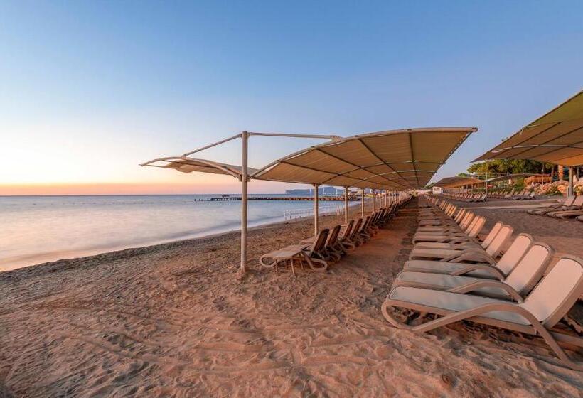 Amara Luxury Resort & Villas