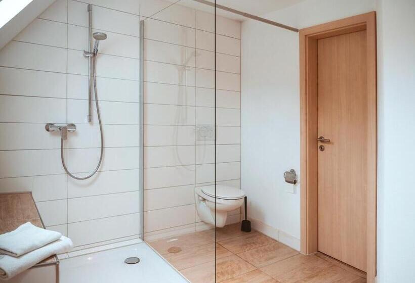 ホテル Ferienweingut Serwaziwein