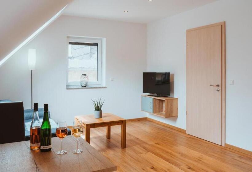 ホテル Ferienweingut Serwaziwein