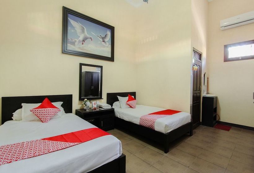 Hostel Singosari Guest House By Oyo Rooms