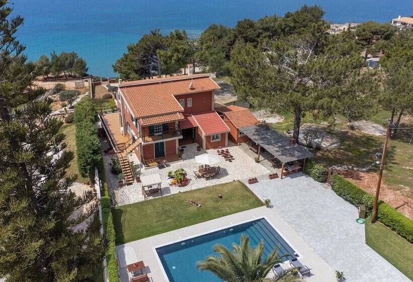 Anthoula S House
