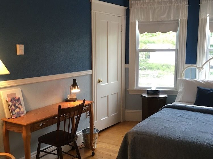 تختخواب و صبحانه Auberge Au Bois Dormant Inn