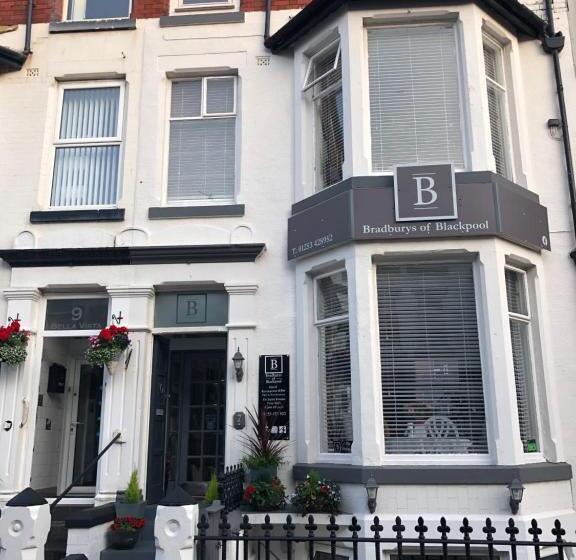 تختخواب و صبحانه Bradburys Of Blackpool