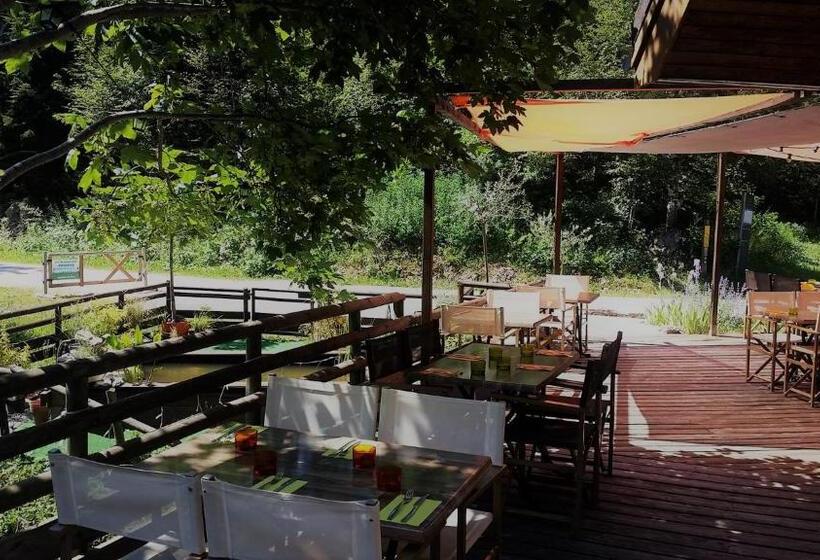 여관 Auberge Refuge De Roybon