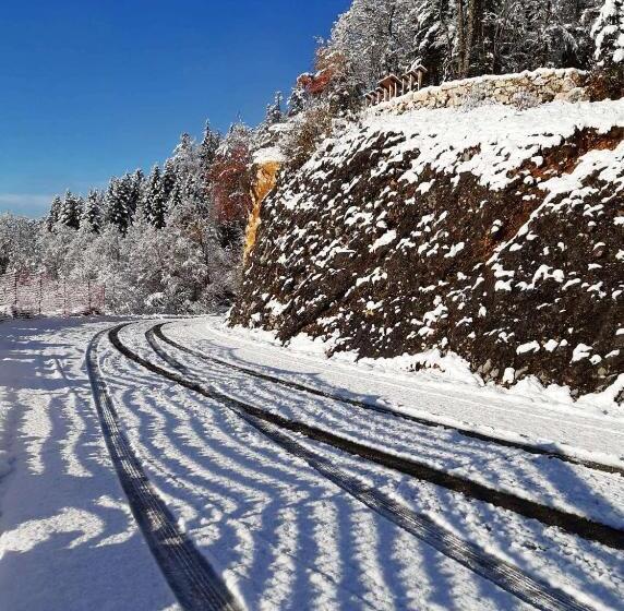 여관 Auberge Refuge De Roybon