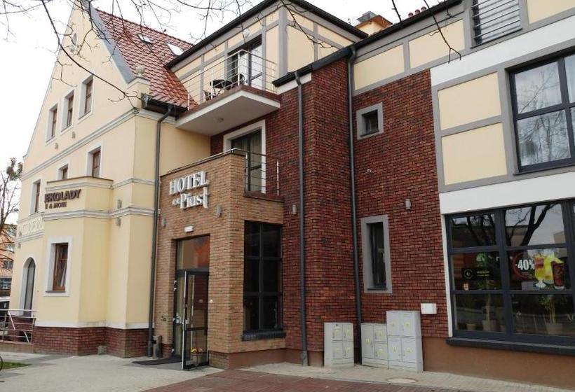 ホテル Piast Przy Zamku