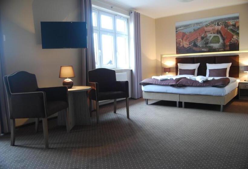 ホテル Piast Przy Zamku