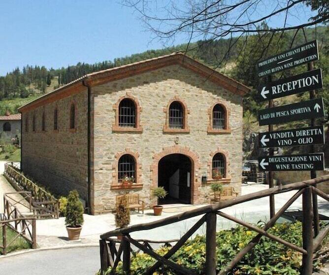 فندق ريفى Fattoria Il Lago