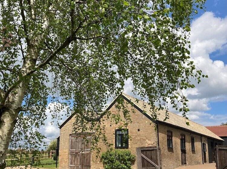 בית מלון כפרי The Yard @ Pringle Farm