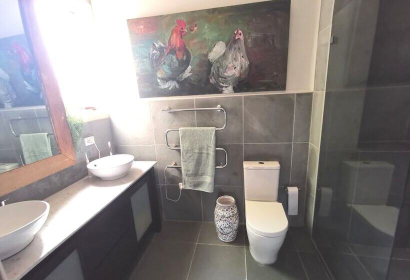 פנסיון Stylish Comfortable Central Artists Home