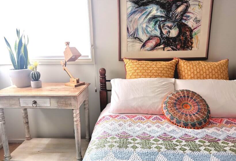 פנסיון Stylish Comfortable Central Artists Home